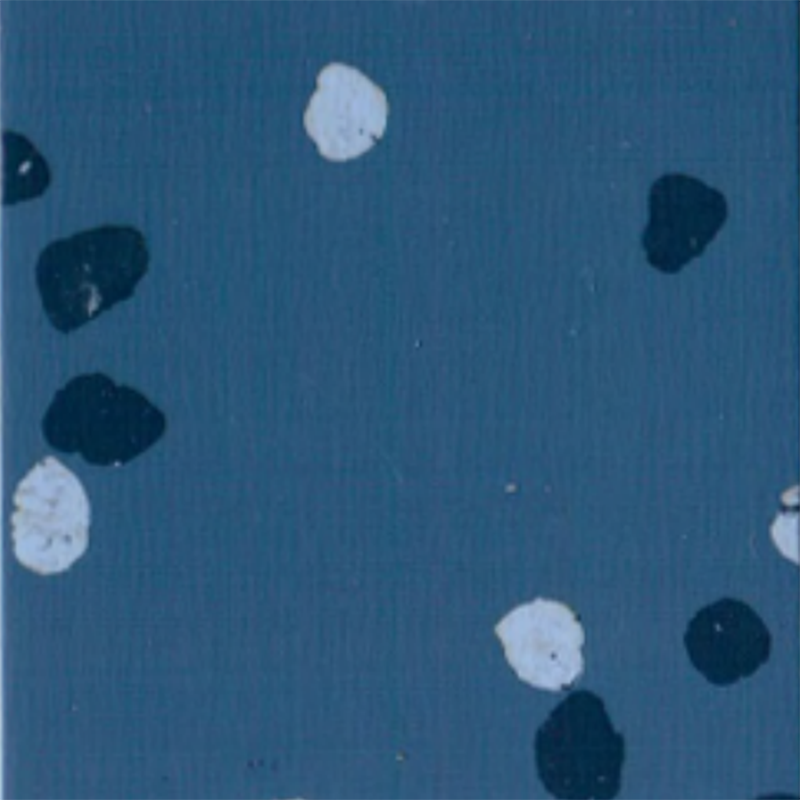 滑りにくく傷がつきにくいゴム製床材